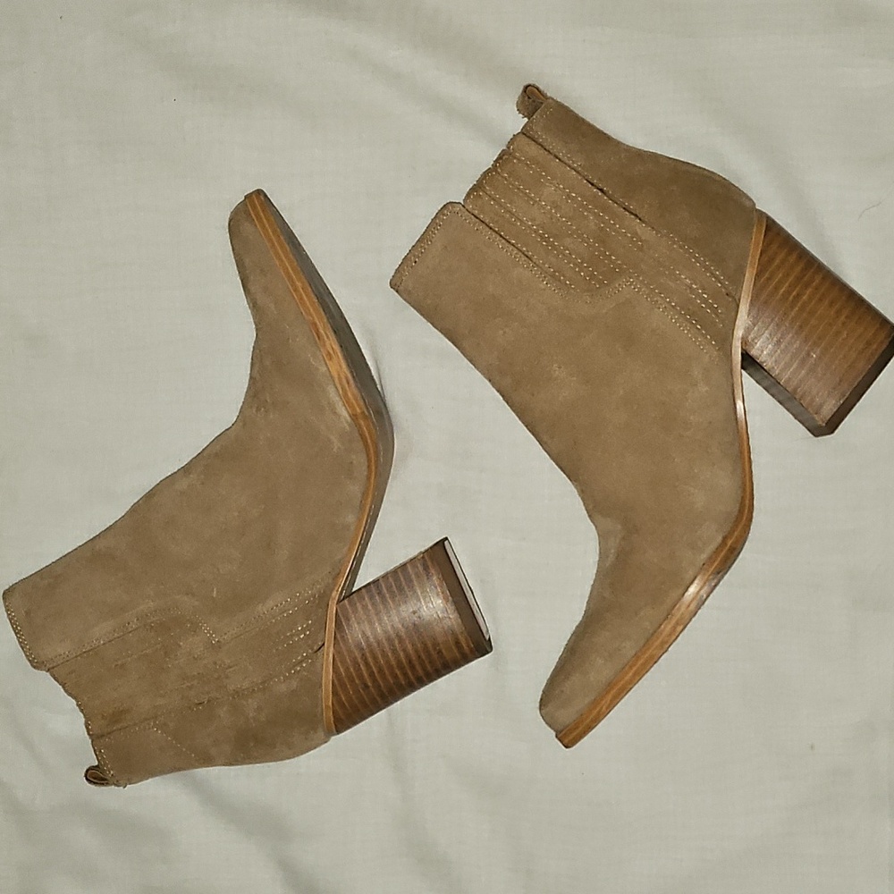 Marc Fisher Tan Suede Ankle Boots Sz 8 - Picture 7 of 13